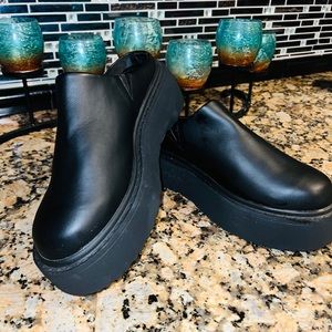 ASOS Design Black Platform Clogs